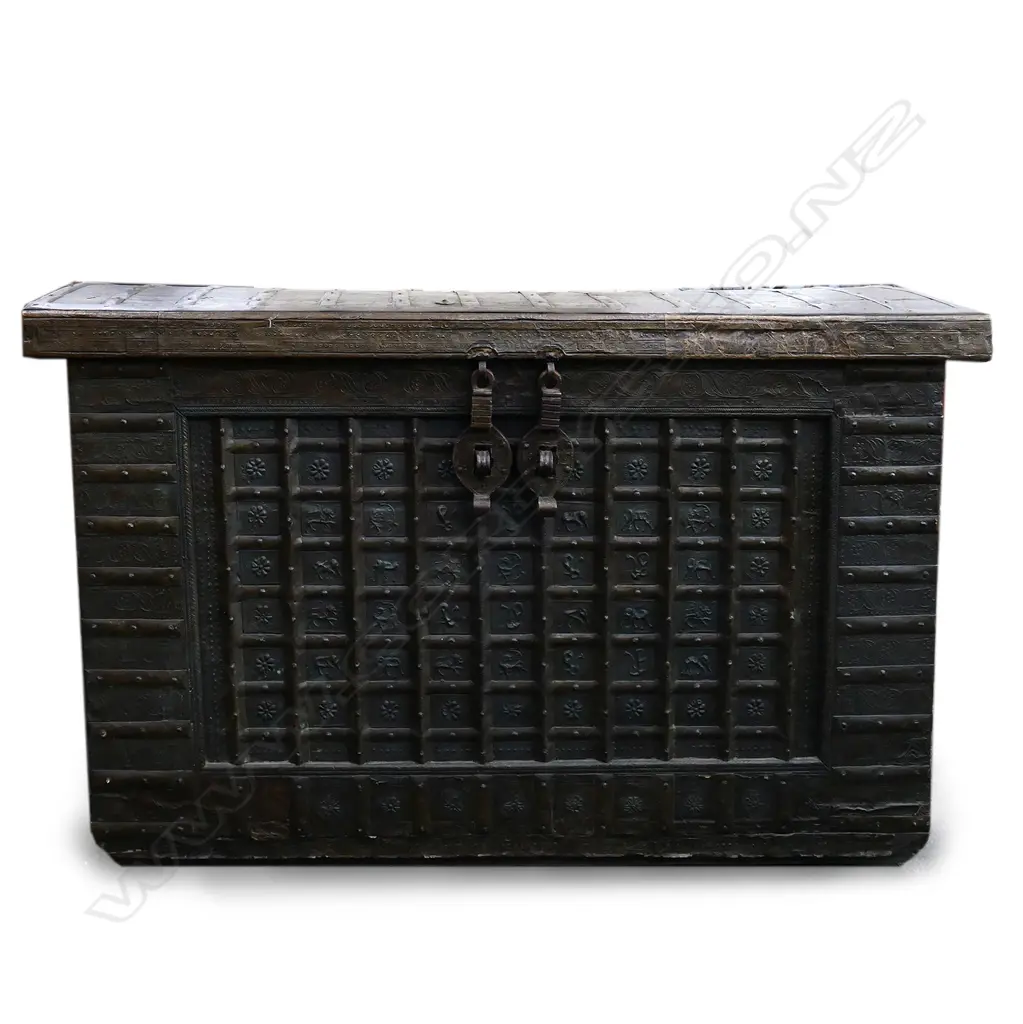 A large Indian steel sheathed sandalwood dowry coffer Image 1++