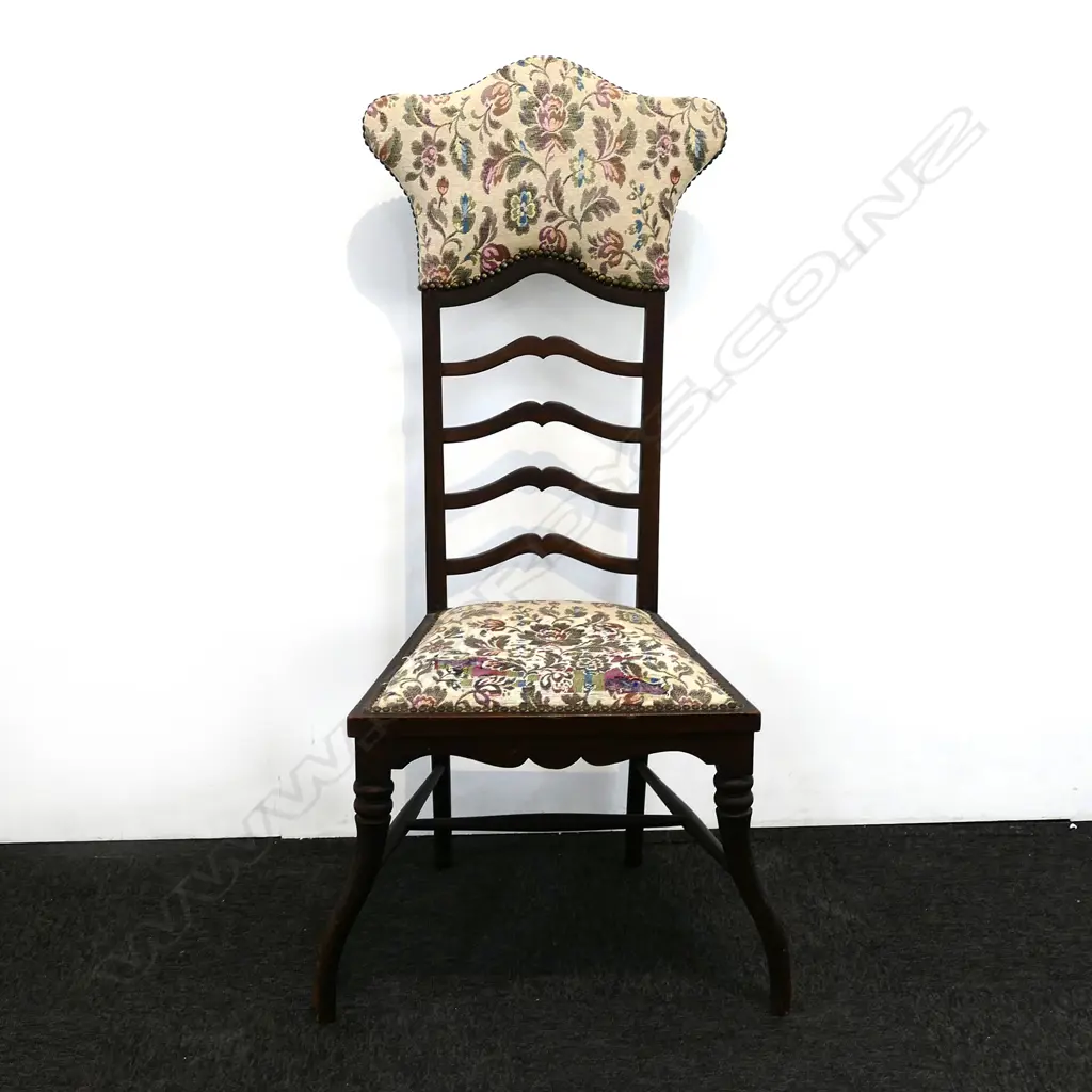 An Edwardian mahogany ladder-back hall chair Image 1++