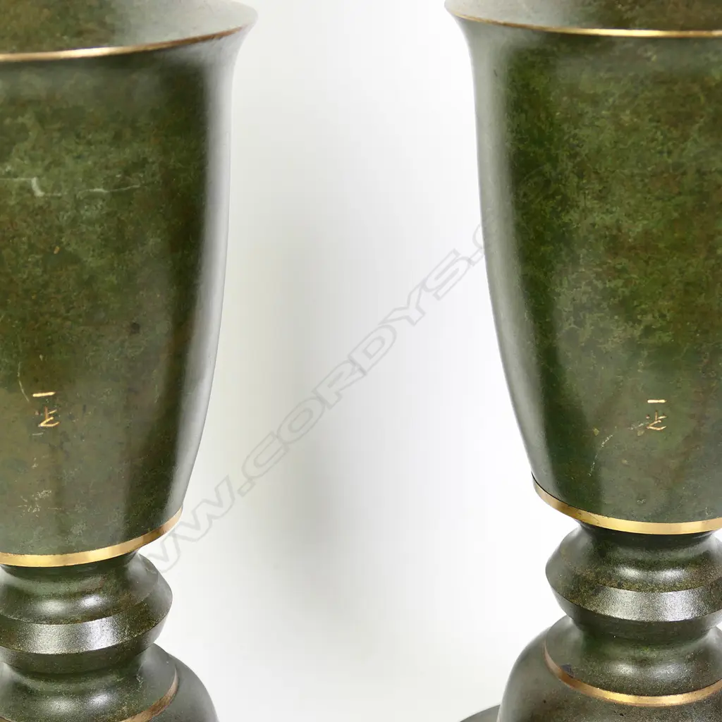 A pair of mid-century Hong Kong-style bronze table lamps Image 1++