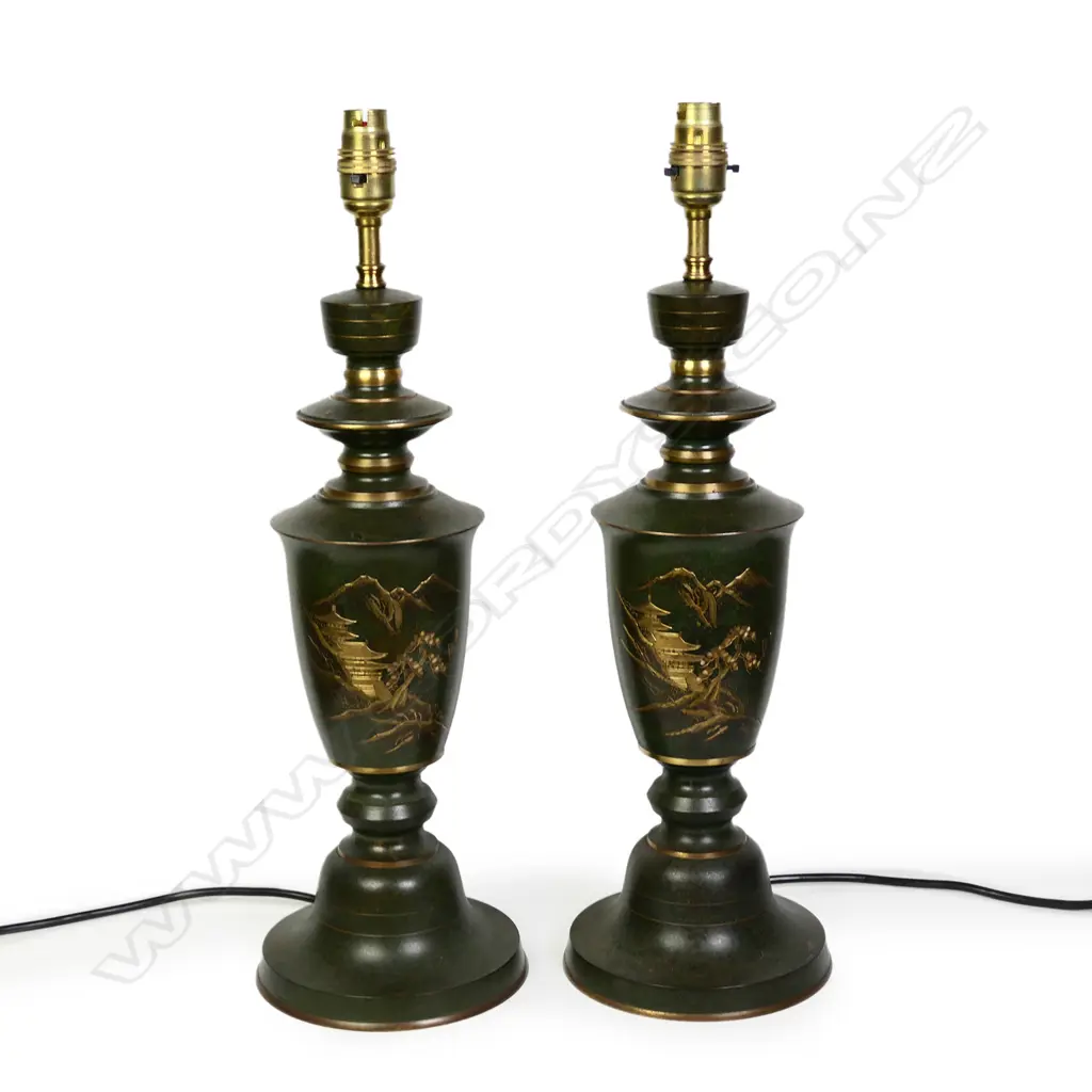 A pair of mid-century Hong Kong-style bronze table lamps Image 1++