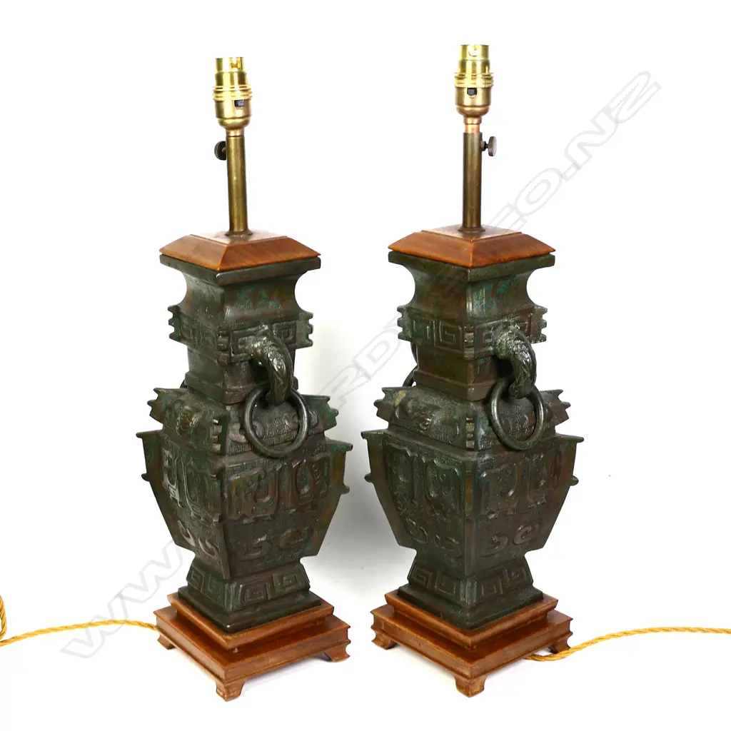 A pair of bronze Chinese archaic-style urn-based table lamps Image 1++