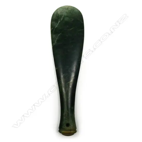 A Carved pounamu mere