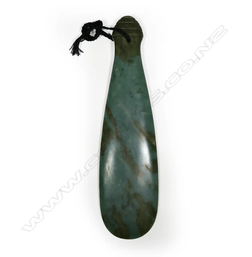 A 20thC pounamu mere Image 1++