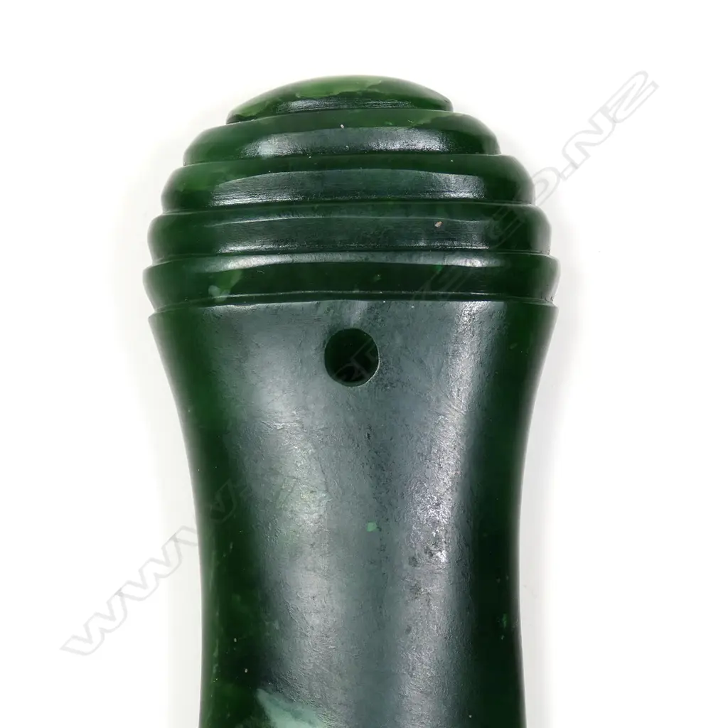 A 20thC pounamu mere Image 1++