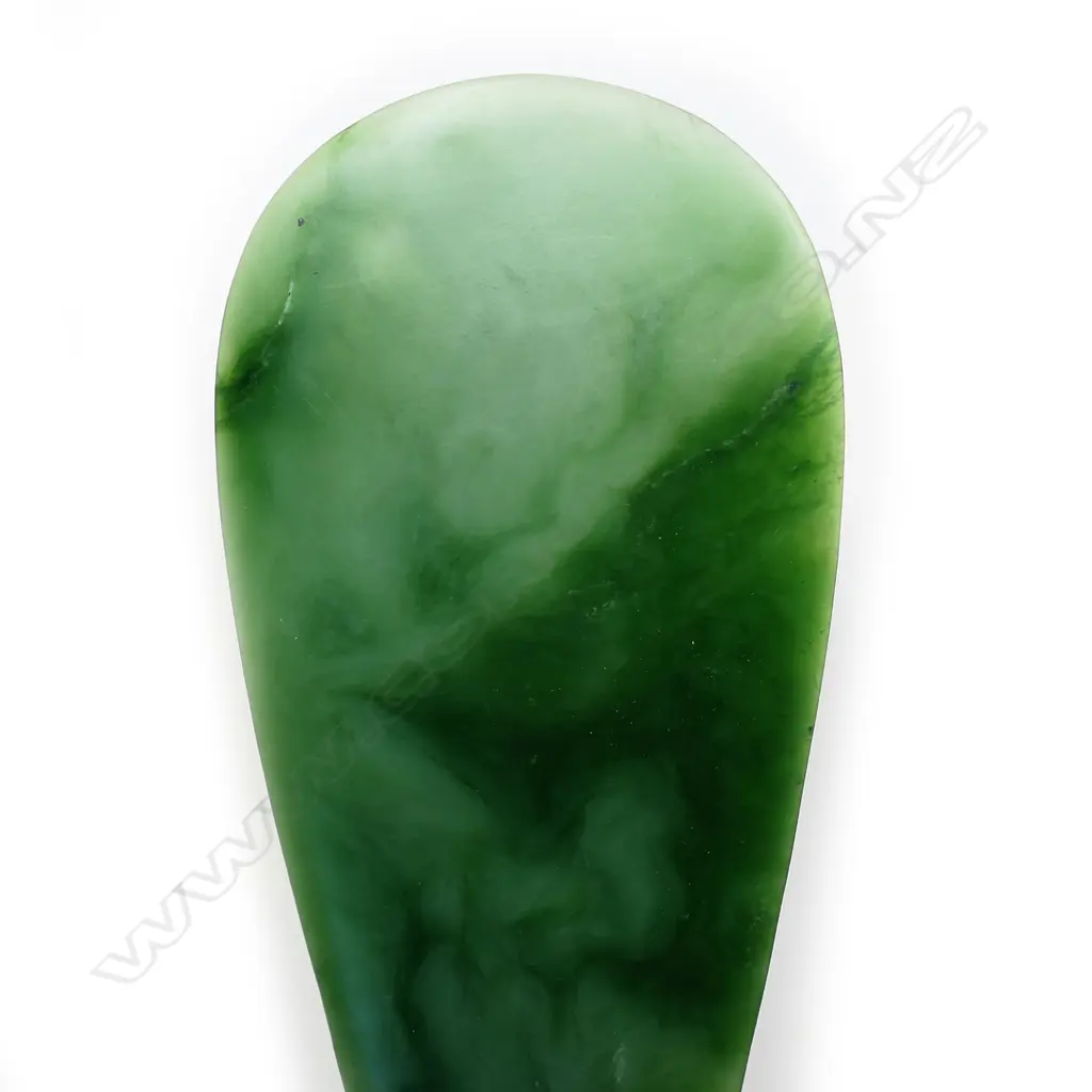A 20thC pounamu mere Image 1++