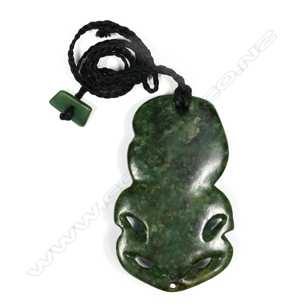 A 20thC Maori carved pounamu hei tiki Image 1++
