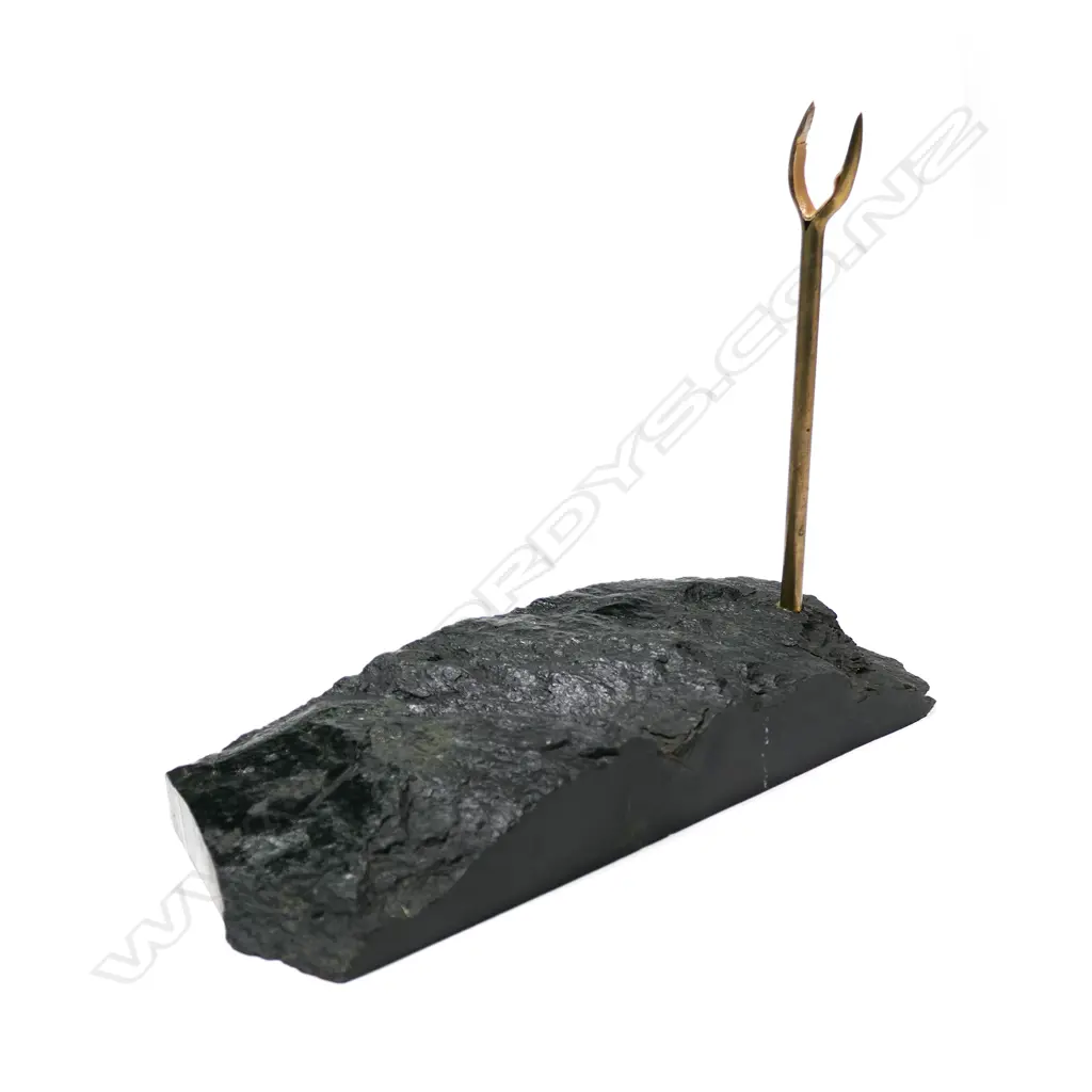 A contemporary dark pounamu mere display stand Image 1++