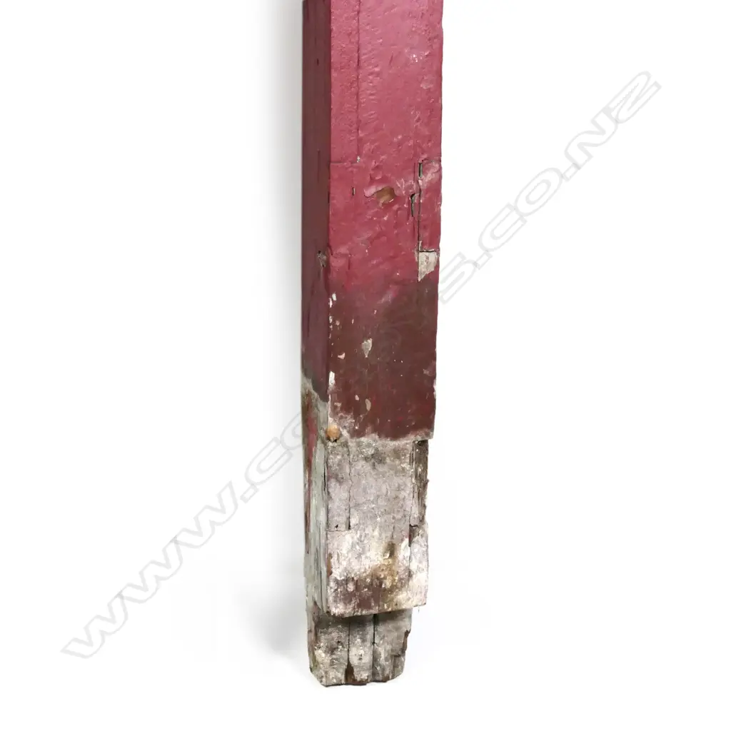 An old 19th/20thC Maori carved stylised figured post ex. Whakarewarewa Village Image 1++