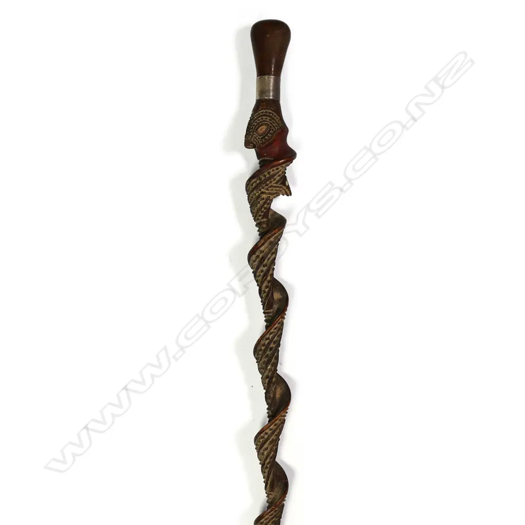 A late 19thC Maori carved walking stick Image 1++