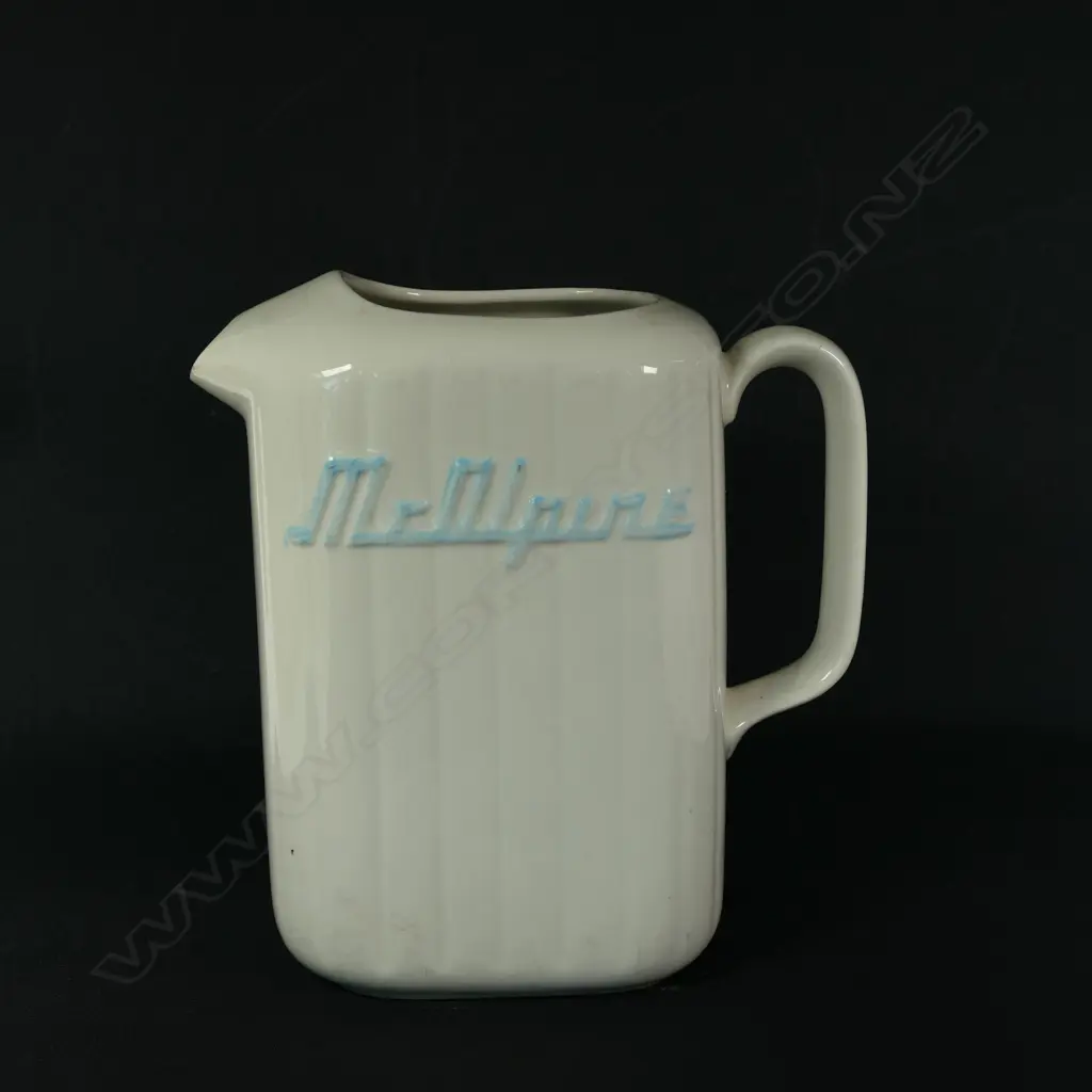 A Crown Lynn McAlpine fridge jug Image 1++