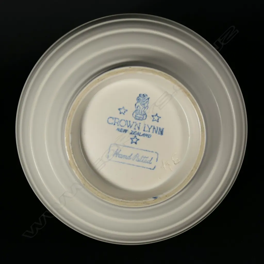 A Crown Lynn hand potted white vase Image 1++