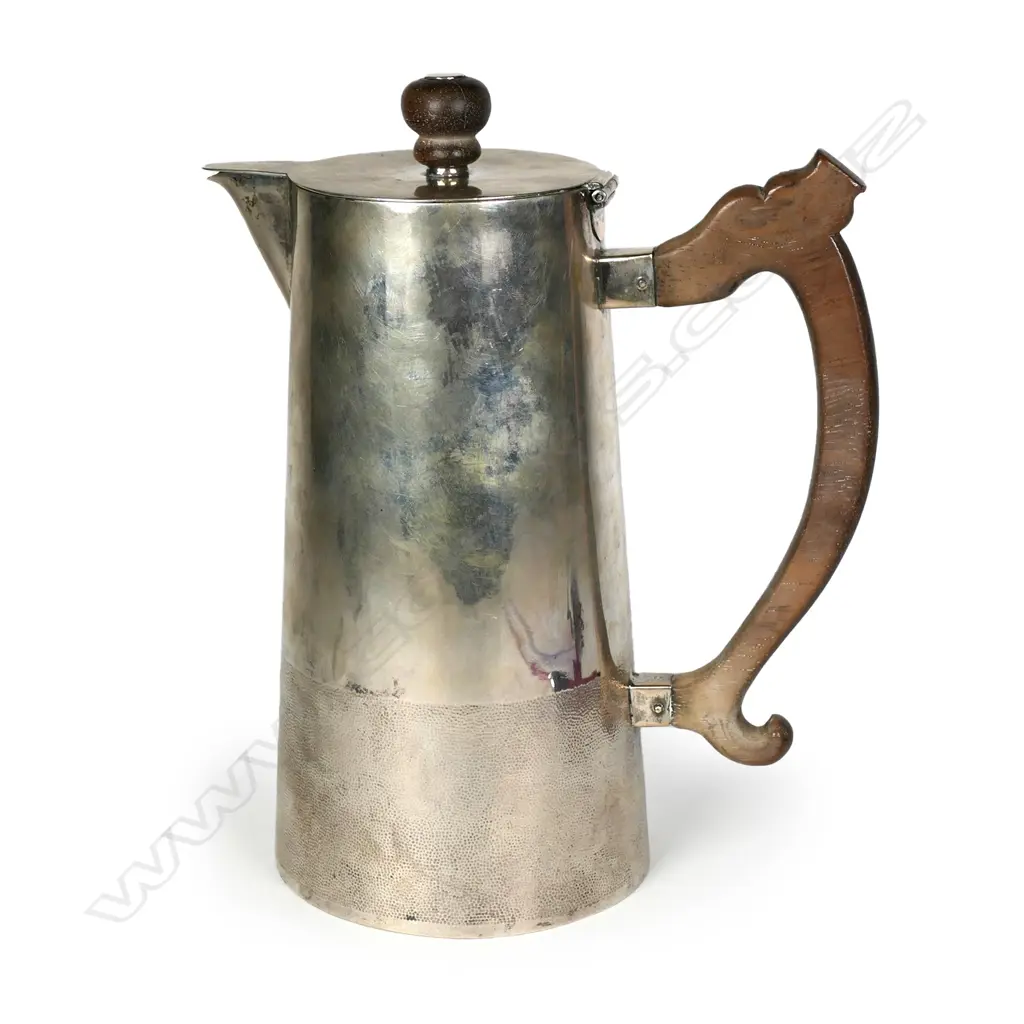 An early 20thc Chinese silver coffee/hot water pot Image 1++