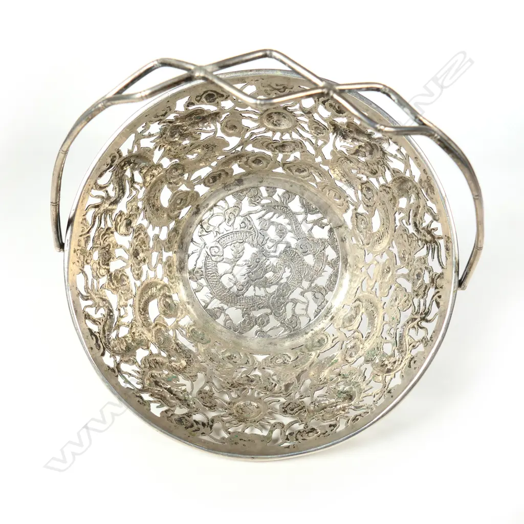 A late 19thc Chinese silver basket Image 1++