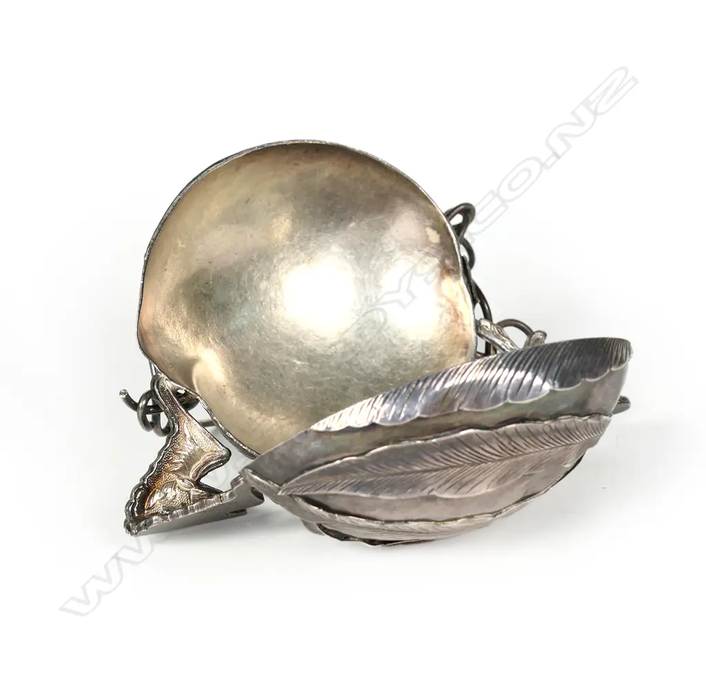 A c.1900 Chinese silver novelty small lidded box Image 1++