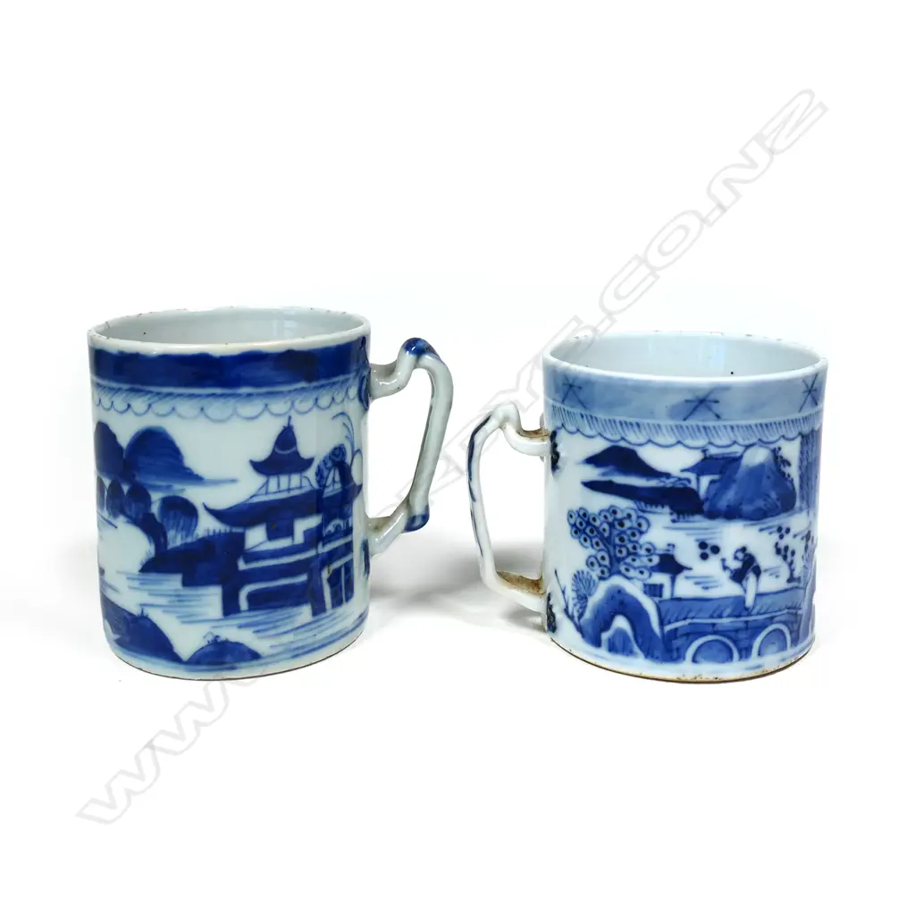 Two Chinese 18thC export porcelain blue and white mugs Image 1++