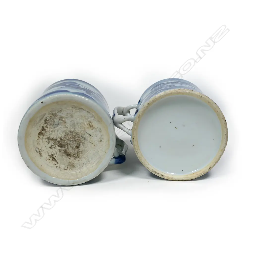 Two Chinese 18thC export porcelain blue and white mugs Image 1++