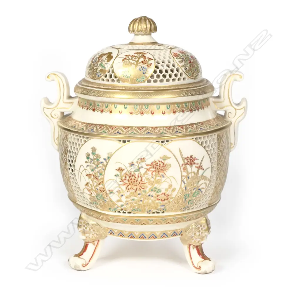 A fine Japanese Satsuma reticulated tripod koro Image 1++