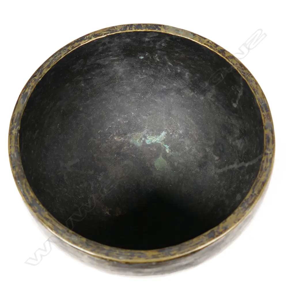An old Japanese bronze singing bowl Image 1++