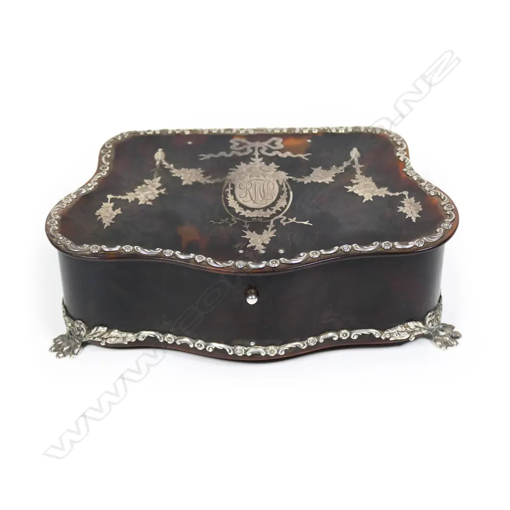 An Edwardian tortoiseshell and silver trinket box Image 1++