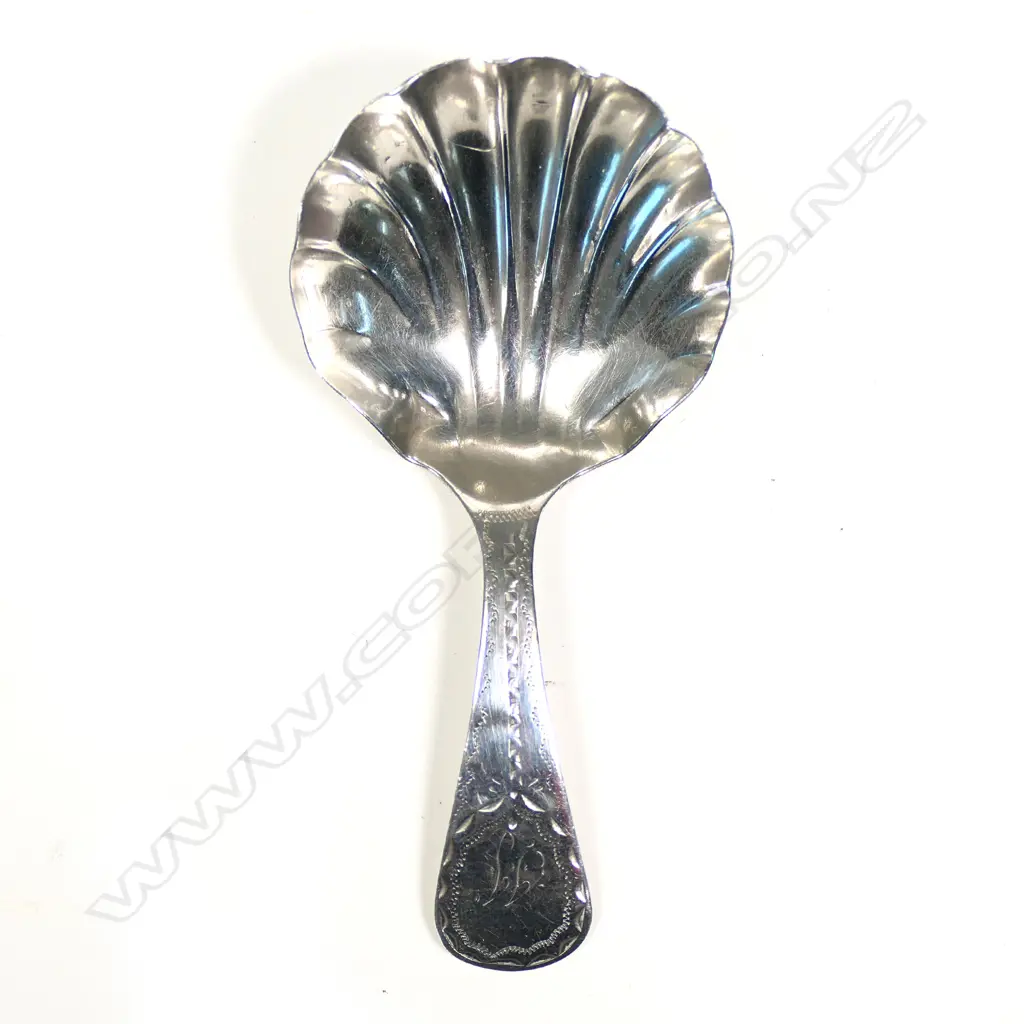 A George III silver caddy spoon Image 1++