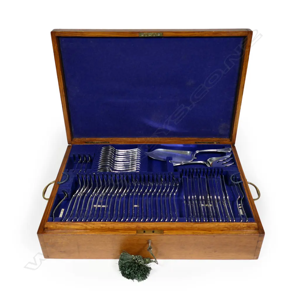 An Edwardian 12 place silver cutlery canteen Image 1++