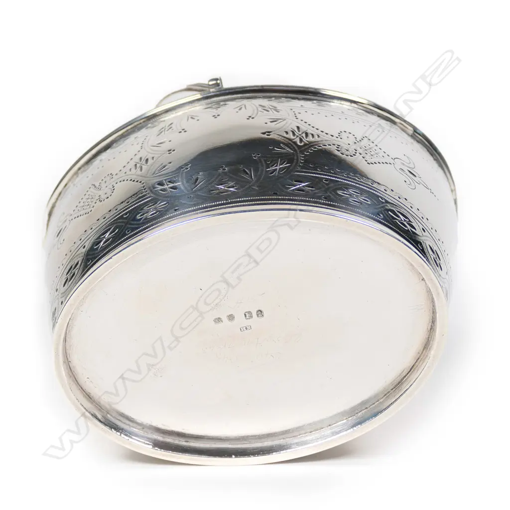 A George III silver basket Image 1++