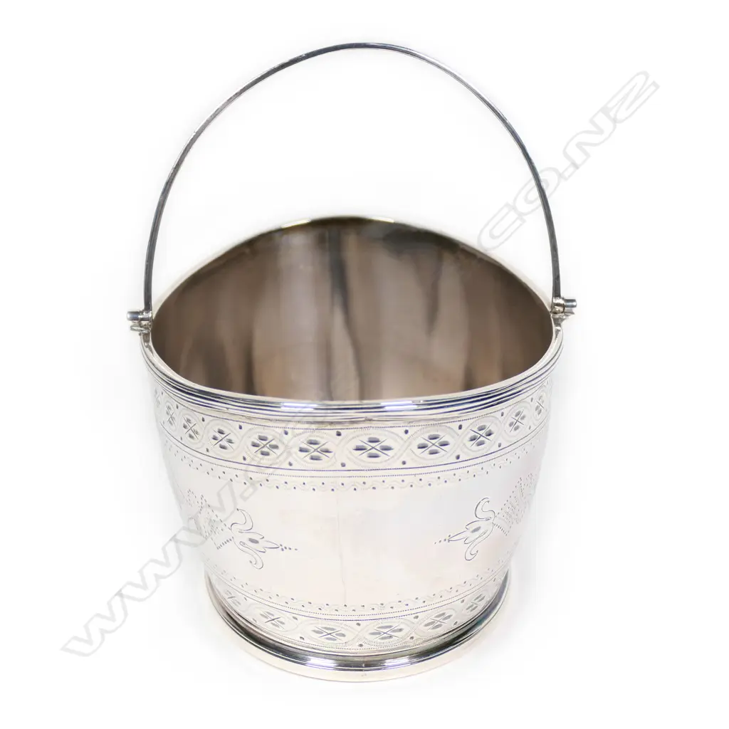 A George III silver basket Image 1++