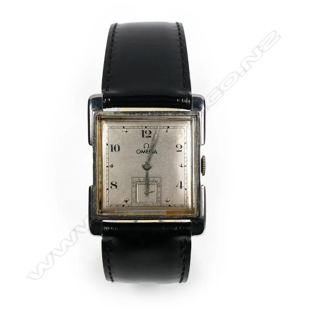 A 1940s gent’s Omega stainless steel wristwatch Image 1++