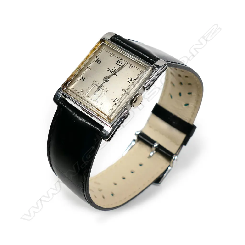 A 1940s gent’s Omega stainless steel wristwatch Image 1++