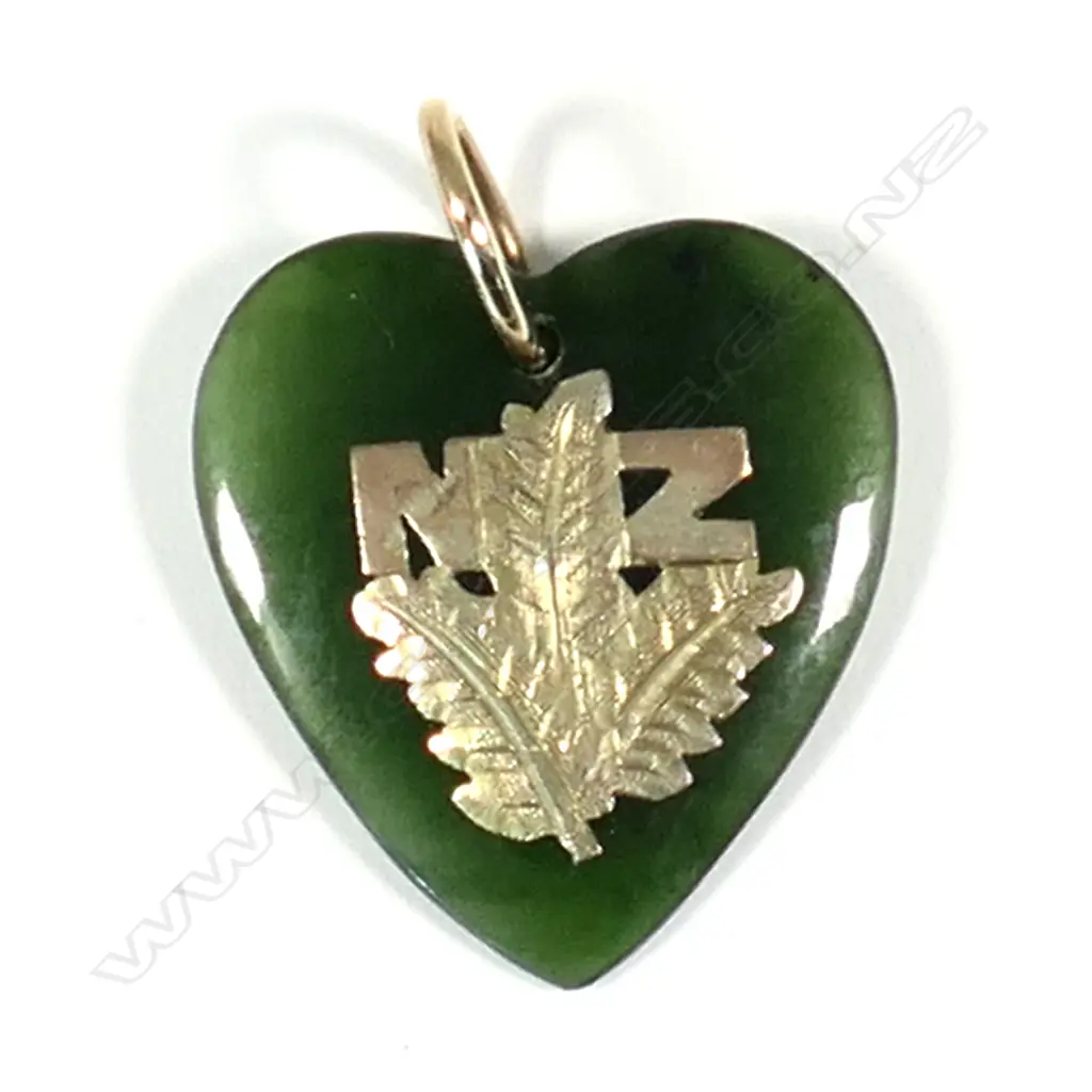An 'NZ' 9ct gold and pounamu heart pendant Image 1++
