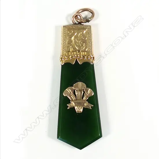 A colonial 9ct yellow gold and pounamu pendant