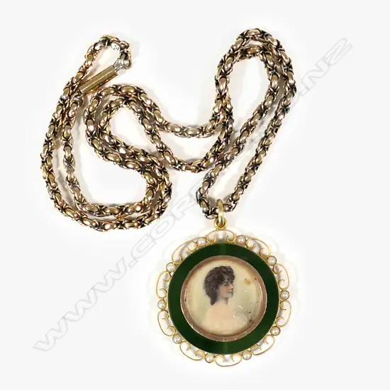 A c.1900 yellow gold neck chain and photo locket