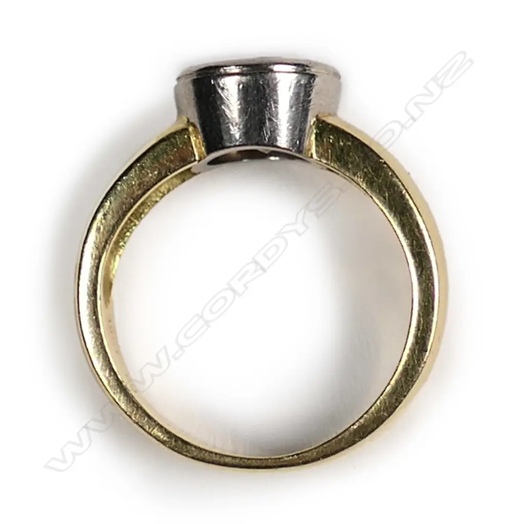 A modern design 18ct yellow gold golden sapphire ring Image 1++