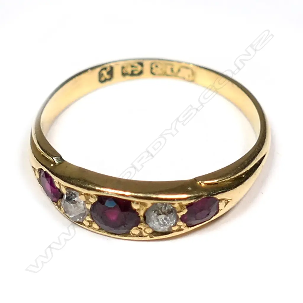 A late Victorian ruby and diamond ring Image 1++