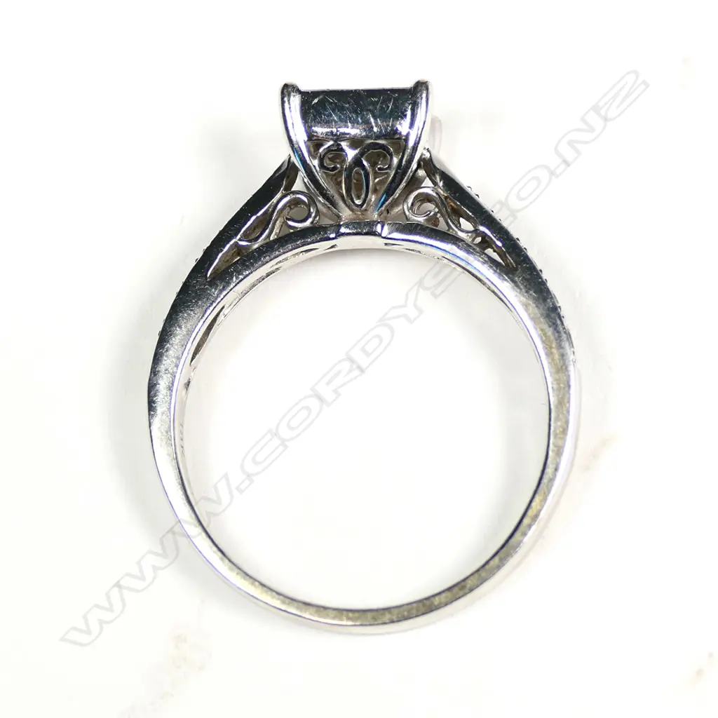 An 18ct white gold and diamond dress ring Image 1++