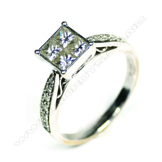 An 18ct white gold and diamond dress ring