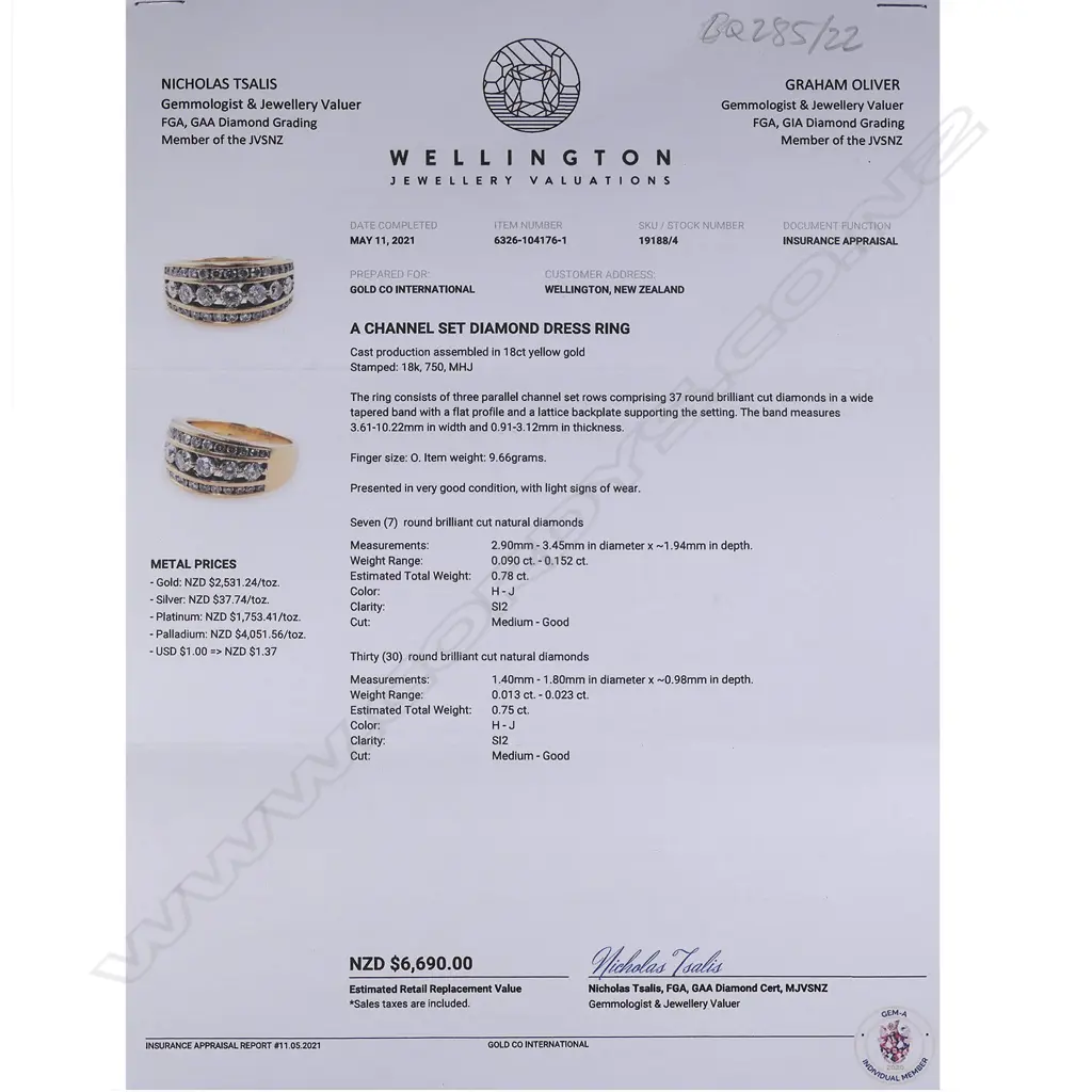 An 18ct multi diamond channel set ring Image 1++