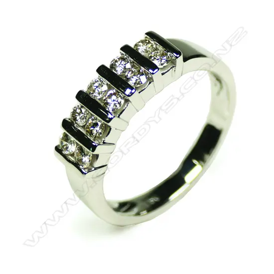 An 18ct white gold and diamond ring