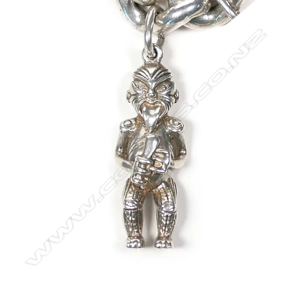 Heavy and laden silver curb link bracelet Image 1++