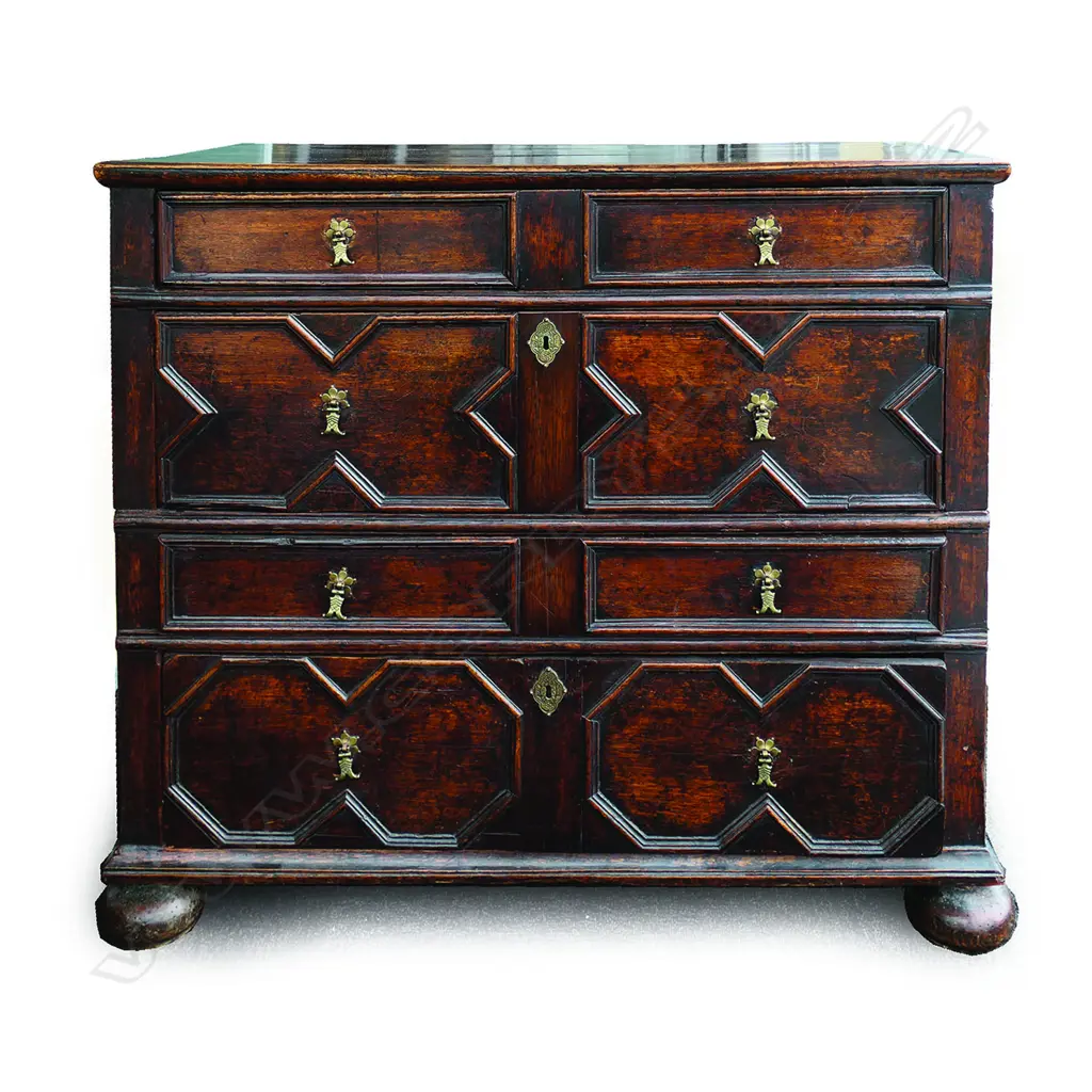A William & Mary style four drawer country oak chest Image 1++