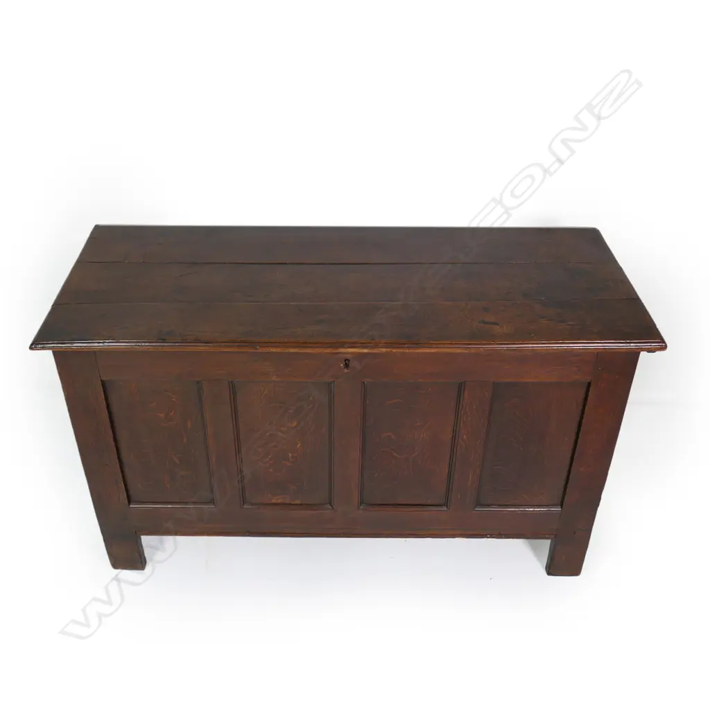 An 18thC country oak coffer Image 1++