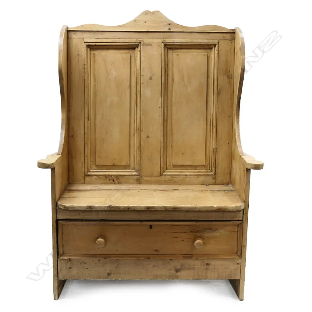 An unusual 19thC pine small lambing settle Image 1++