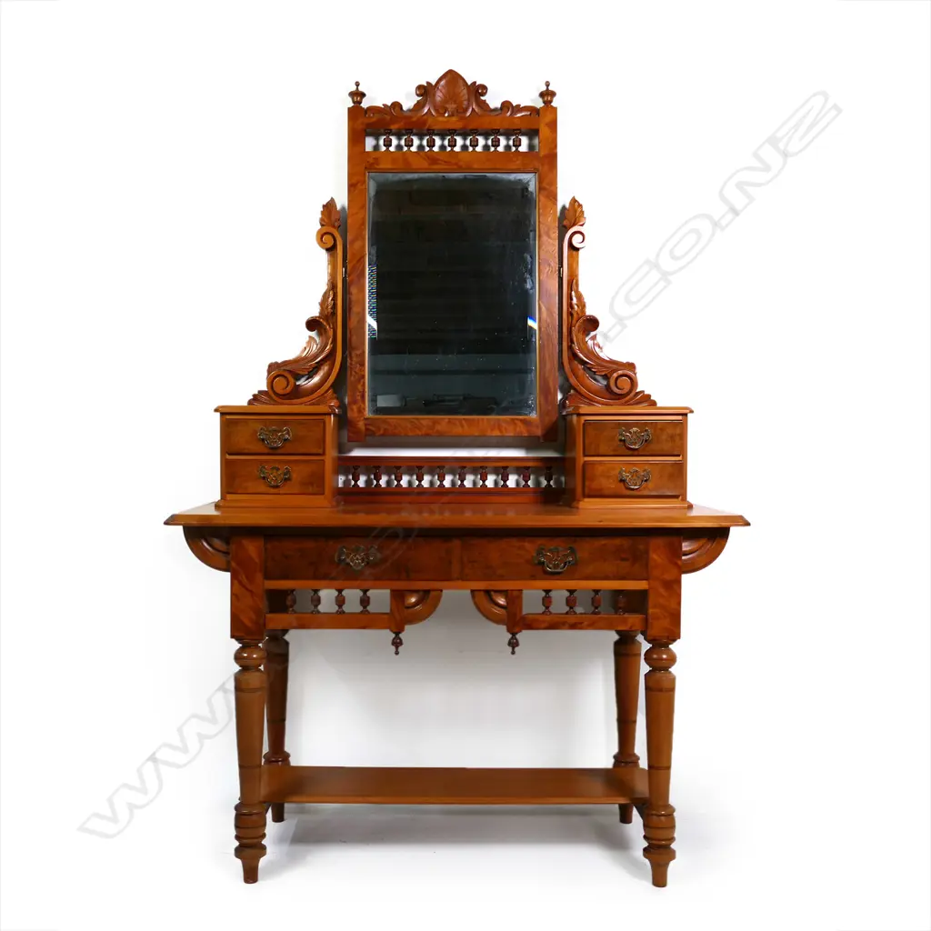 A colonial kauri dressing table Image 1++