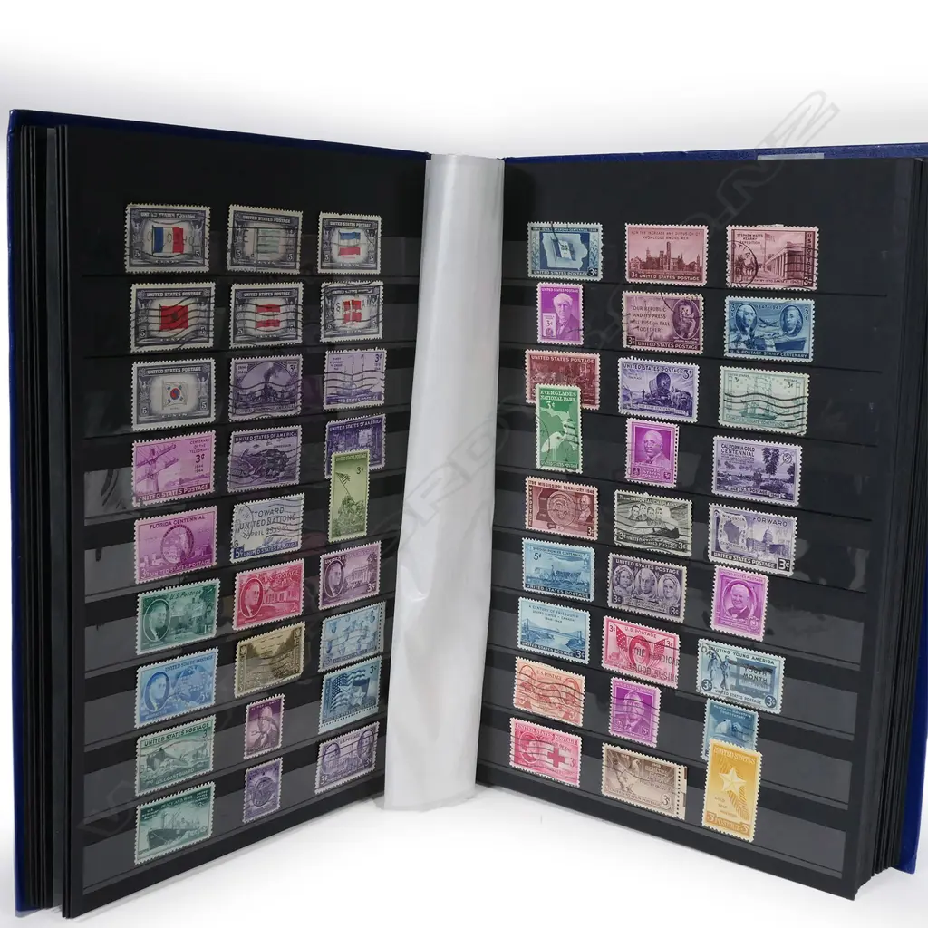 A collection of USA stamps Image 1++