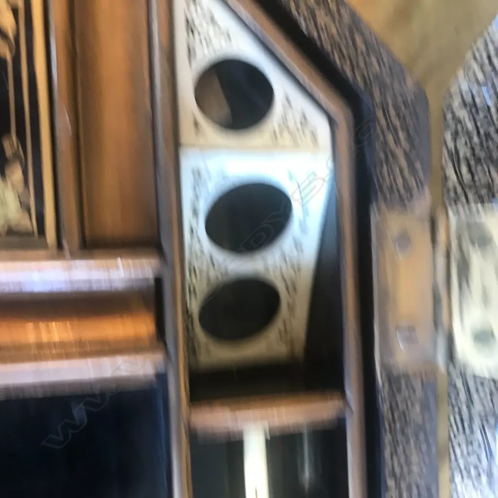 A Victorian lacquer sewing box Image 1++