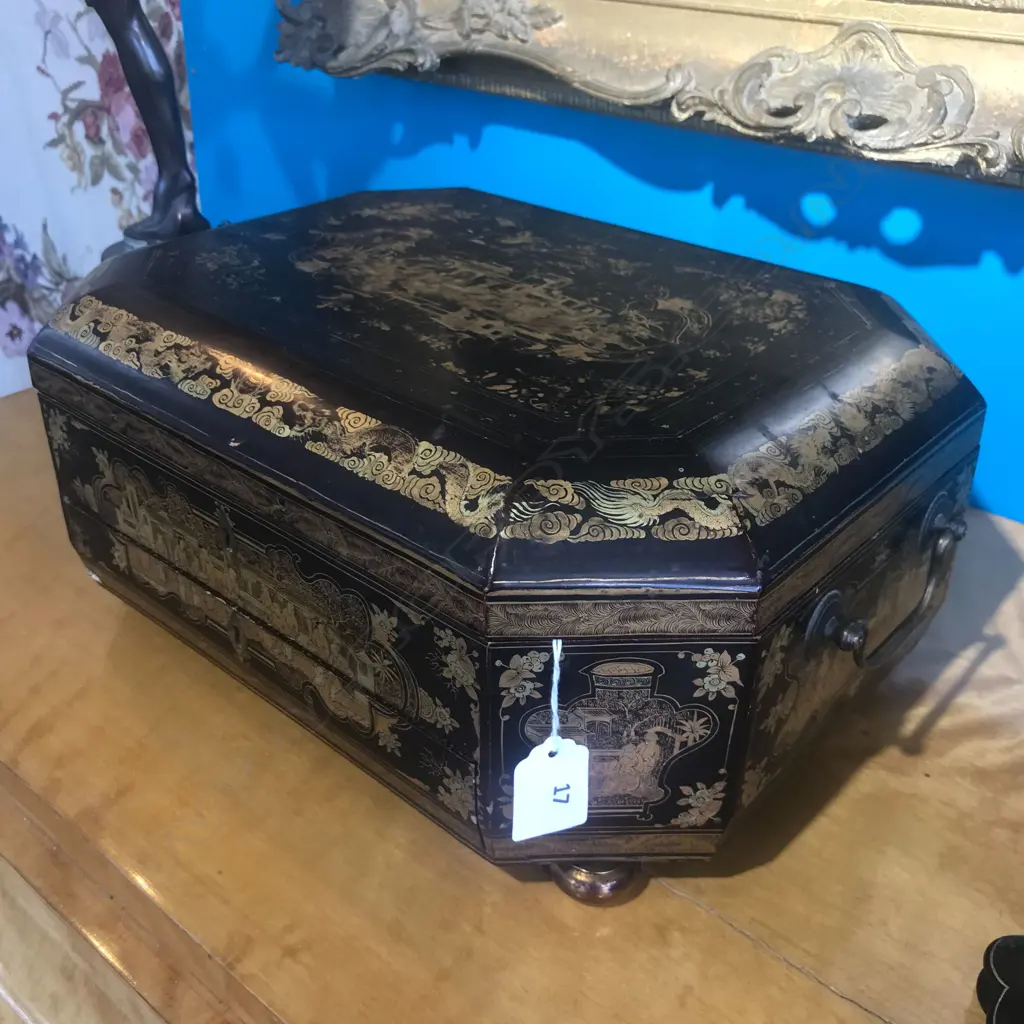 A Victorian lacquer sewing box Image 1++