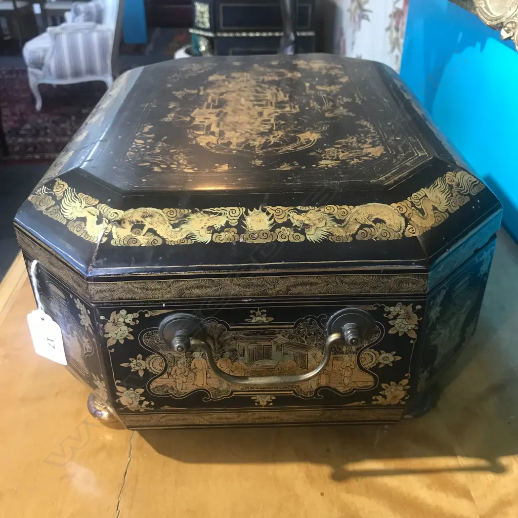 A Victorian lacquer sewing box Image 1++