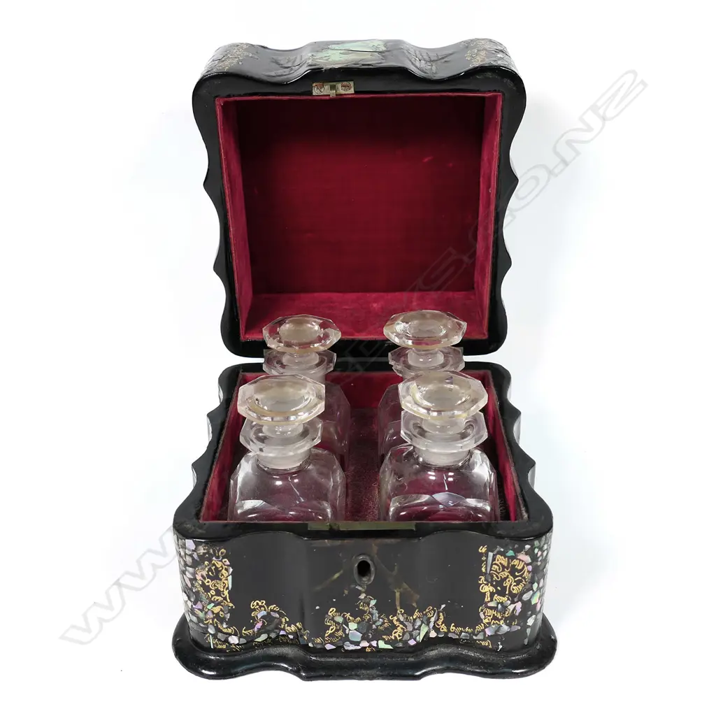 A Victorian papier mâché perfume box Image 1++