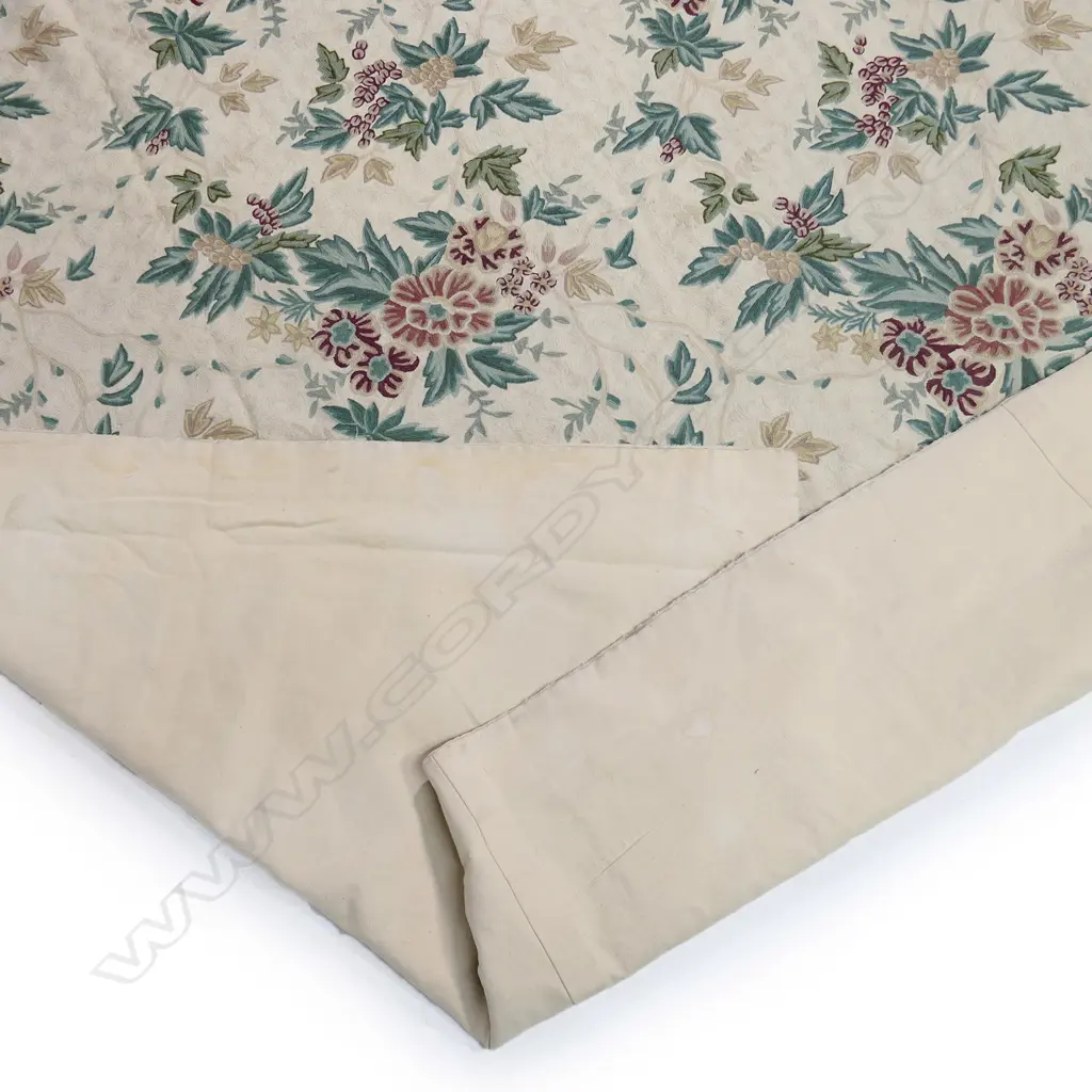 A vintage crewel work wall hanging Image 1++