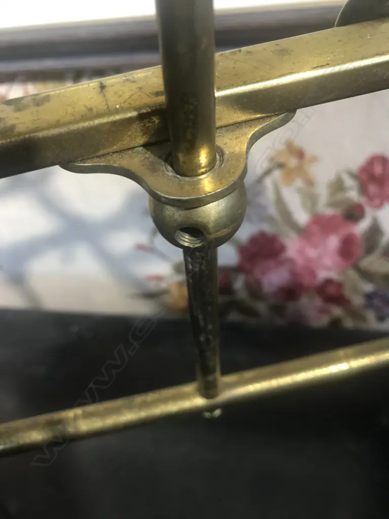 An antique brass table easel Image 1++